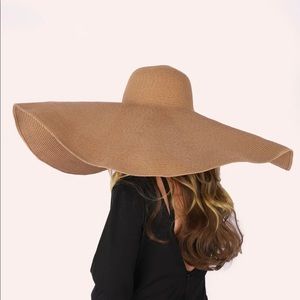 Oversized wide brim beach hat.